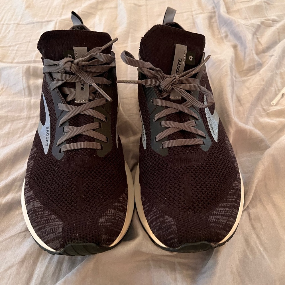Brooks tennis shoes
